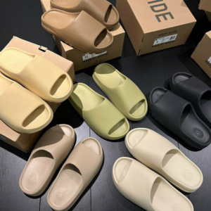 YEEZY SLIDES