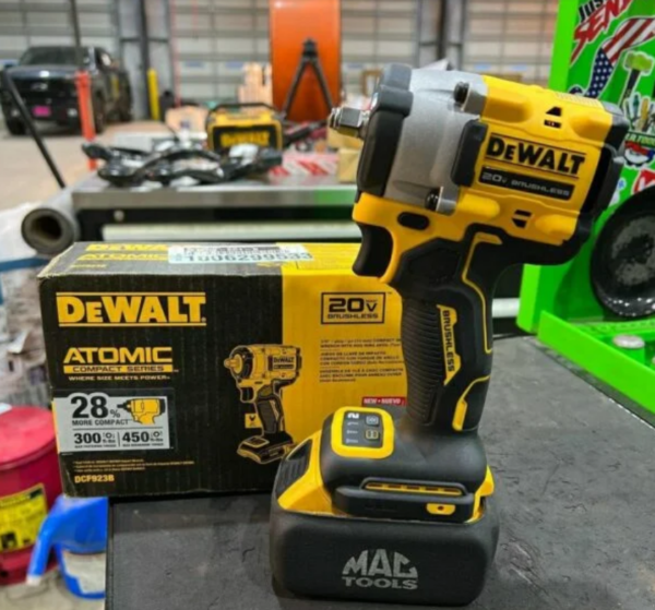 Dewalt tool pallets - Image 4