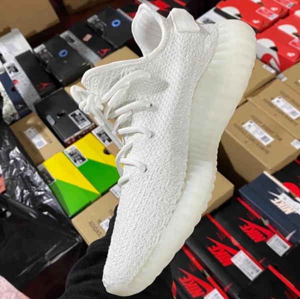 yeezy boost 350 v2 - Image 4